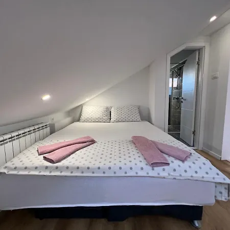 Dante アパート トレビニエ