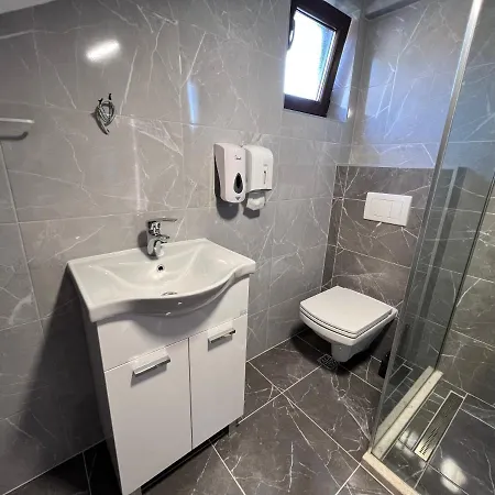 アパート Dante トレビニエ