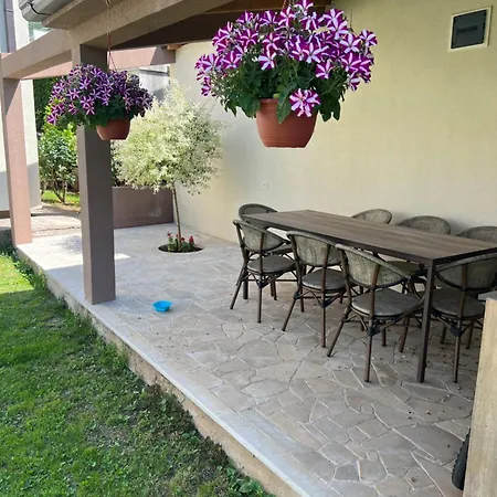 Apartman Dante *